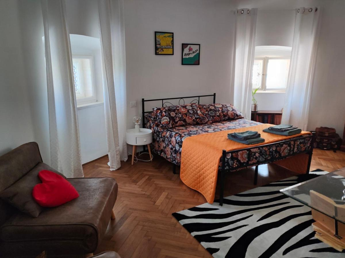 Volta 8 Rooms Триест Екстериор снимка