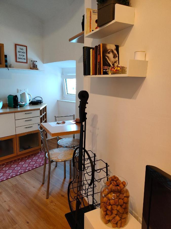 Volta 8 Rooms Триест Екстериор снимка